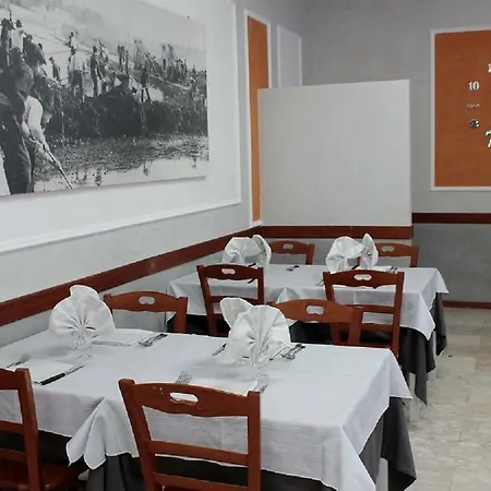 Hotel Derna-3
